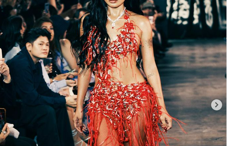 As she ends Rafa Worldwide’s runway presentation, Nadine Lustre looks like goddess in red